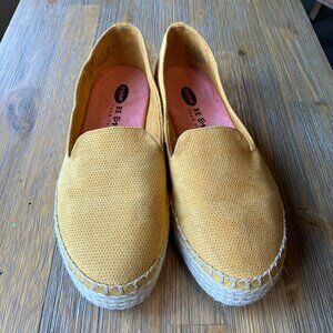 Dr. Scholls Be Energized Find Me slip on flat espadrille yellow‎ size 6M